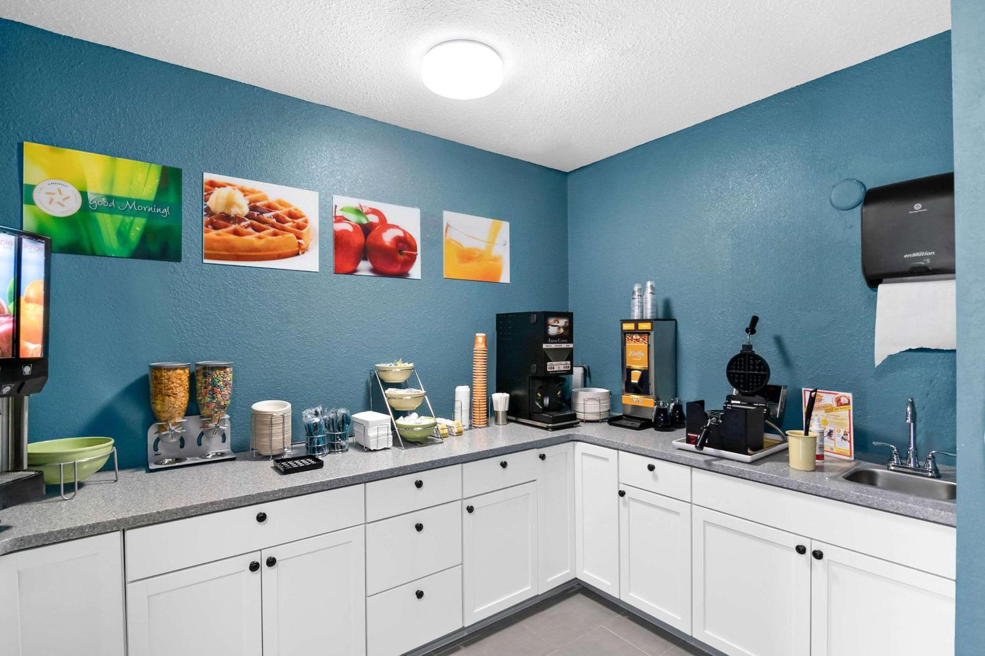 Quality Inn Queensbury Bagian luar foto
