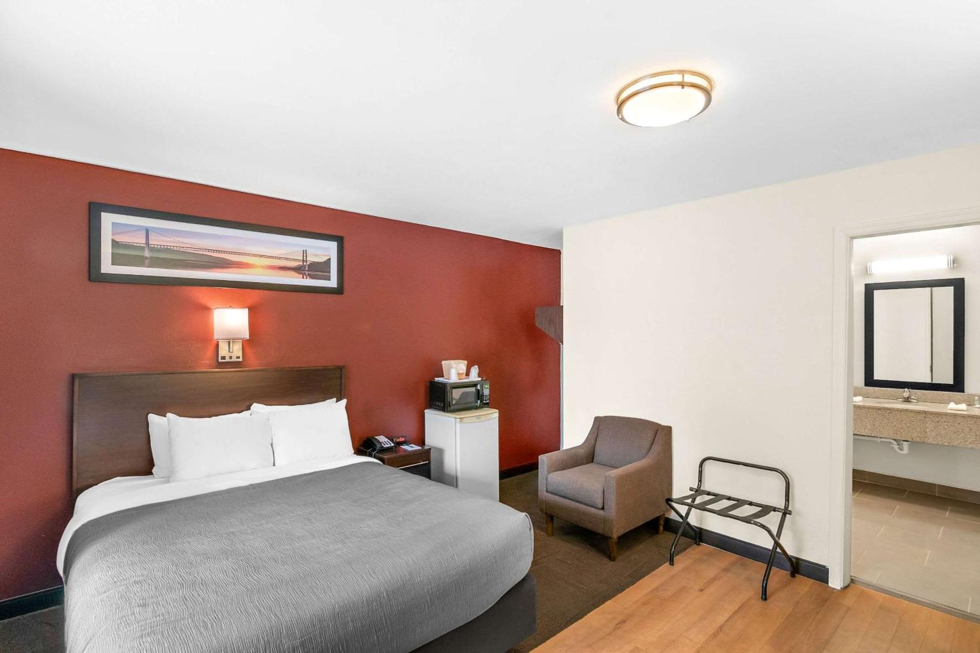 Quality Inn Queensbury Bagian luar foto