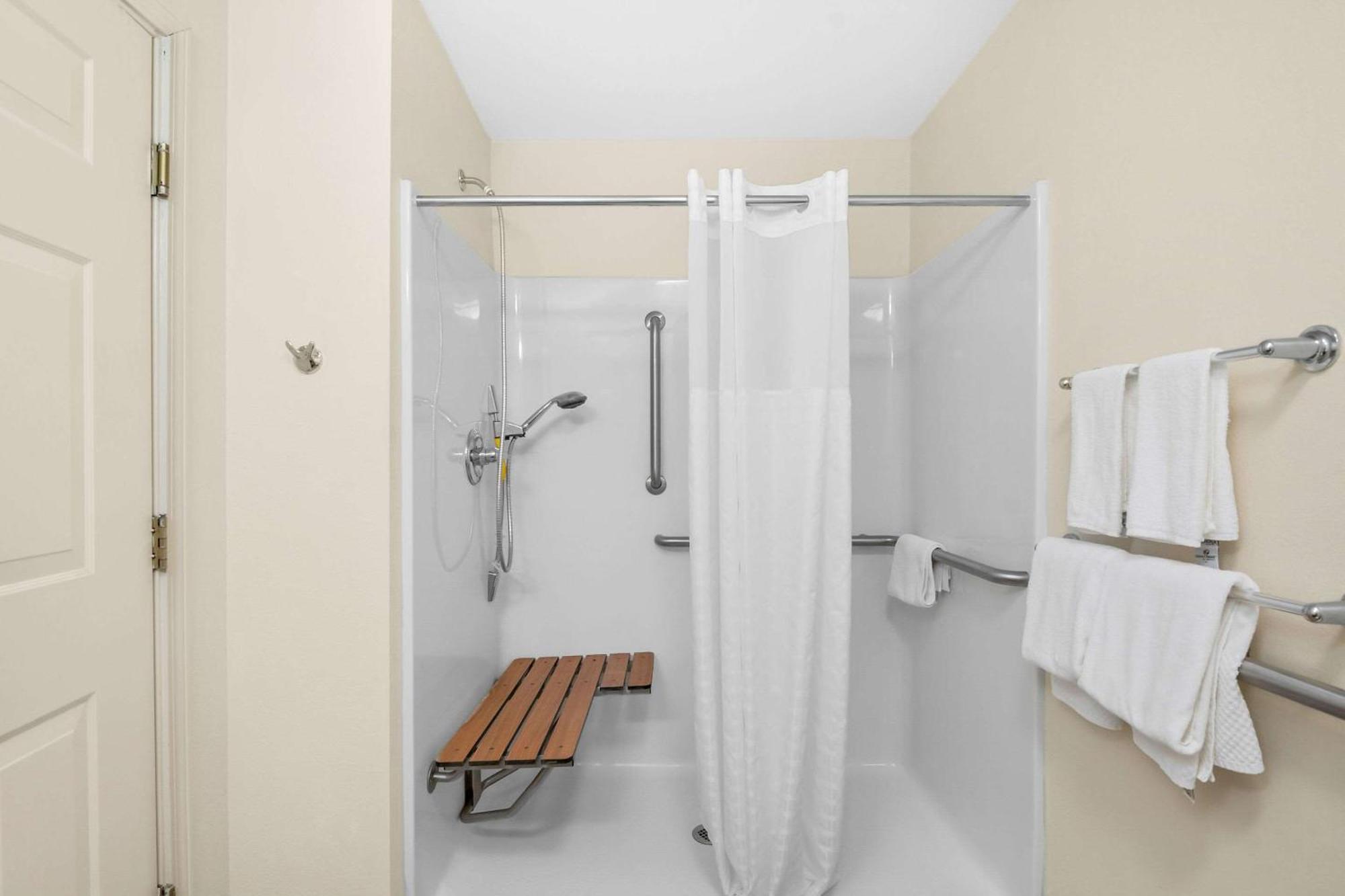 Quality Inn Queensbury Bagian luar foto