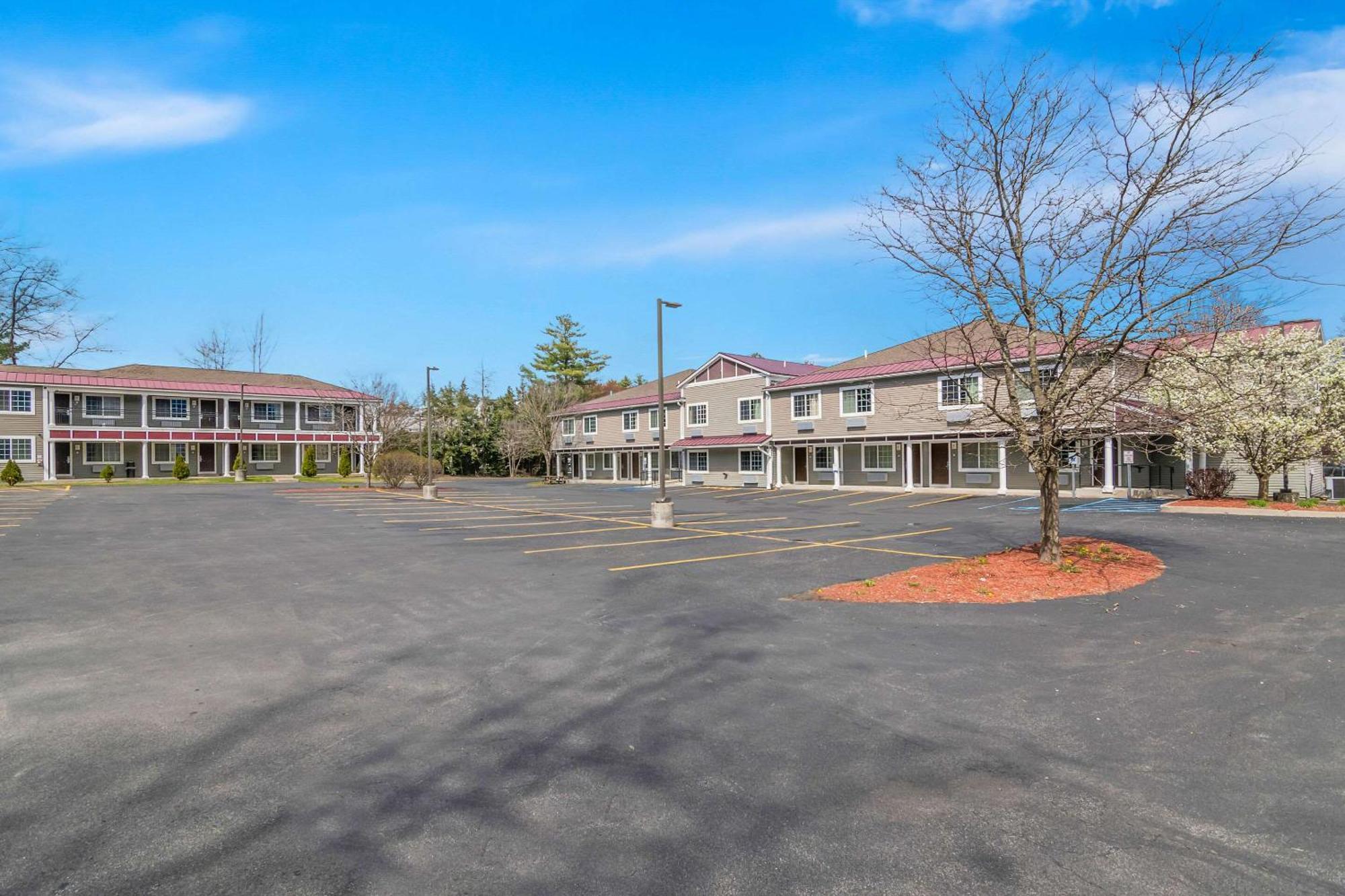 Quality Inn Queensbury Bagian luar foto