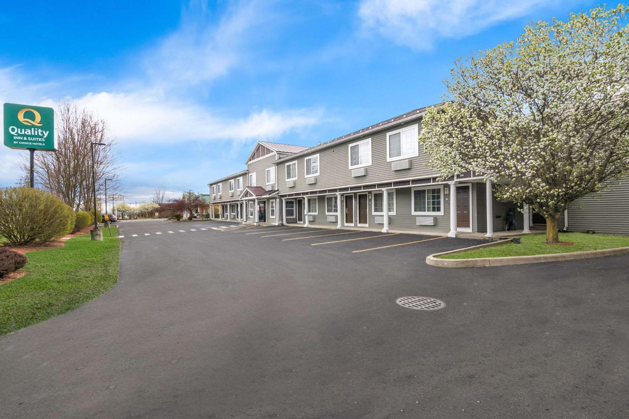 Quality Inn Queensbury Bagian luar foto