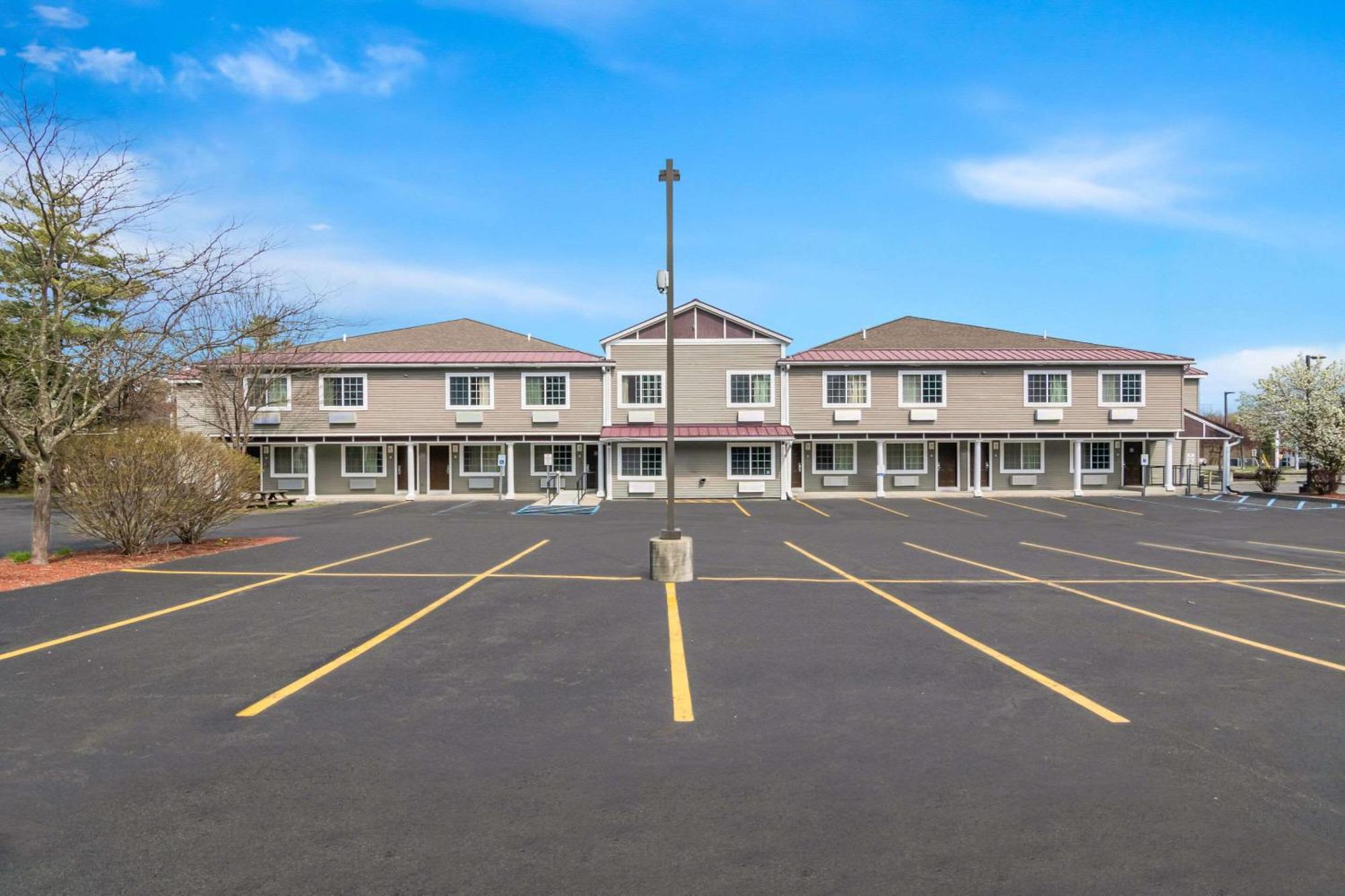 Quality Inn Queensbury Bagian luar foto